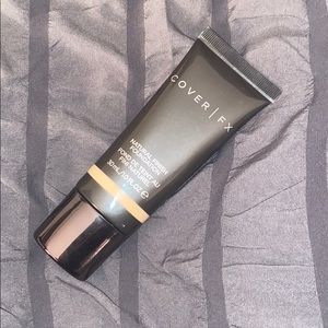Cover FX natural finish foundation